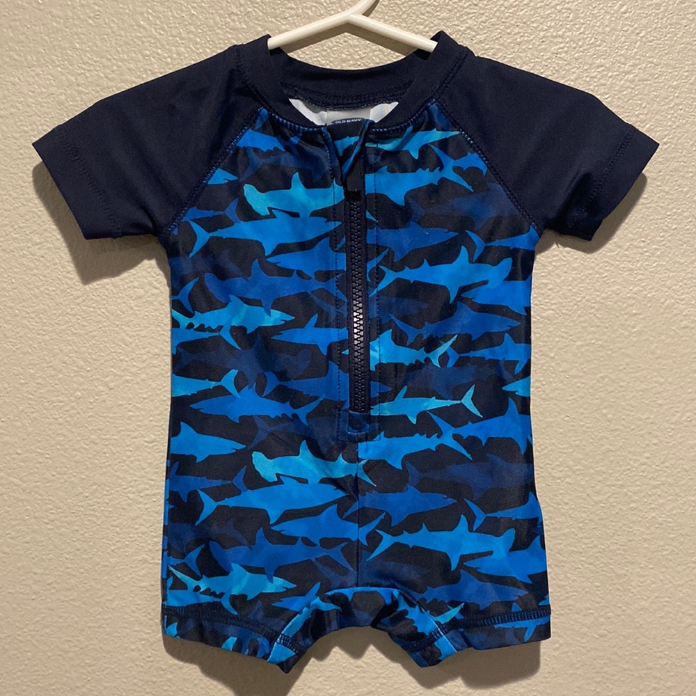Old Navy rash guard short sleeve size: 0-3 months